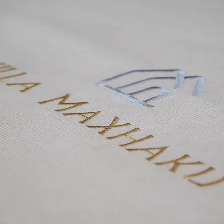 Villa Maxhaku *
